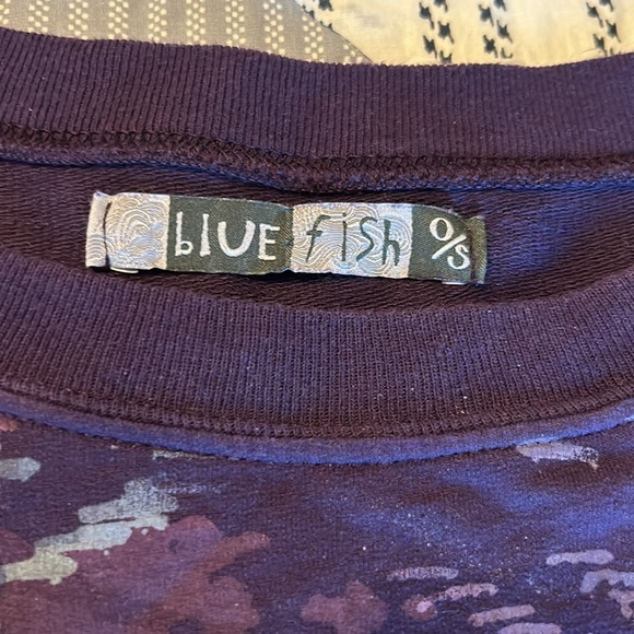 One size Blue fish dark purple 3/4 sleeve top - Picture 2 of 5
